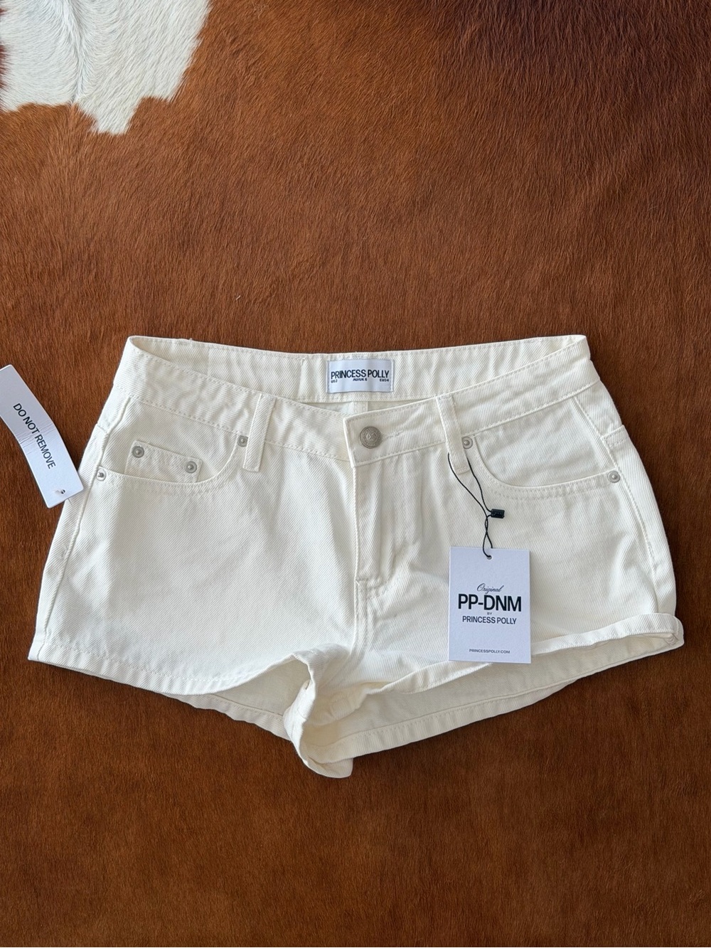 Princess Polly Dreamful low rise white denim shorts size US 2